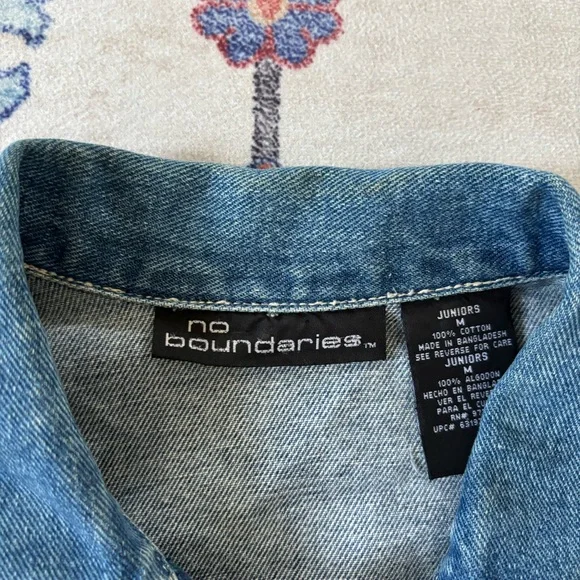 Y2K No Boundaries Embroidered Flower Classic Denim Jacket - Picture 2 of 6